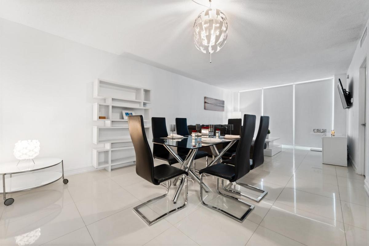 Luxury Beachfront Condo Private Beach Access, Pool & Game Room!!! - Housity