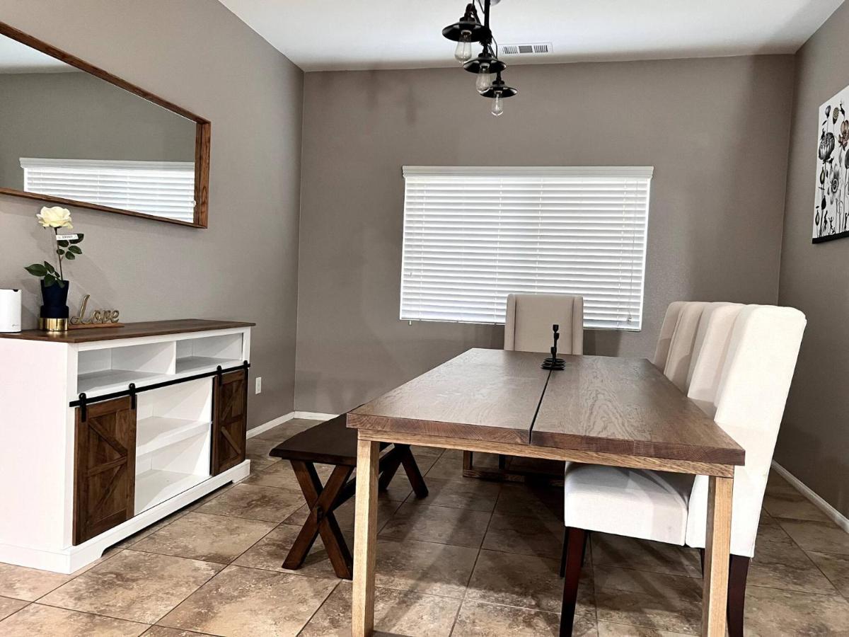Cheerful 4 Bedroom Entire House Lots Of Open Space - Housity