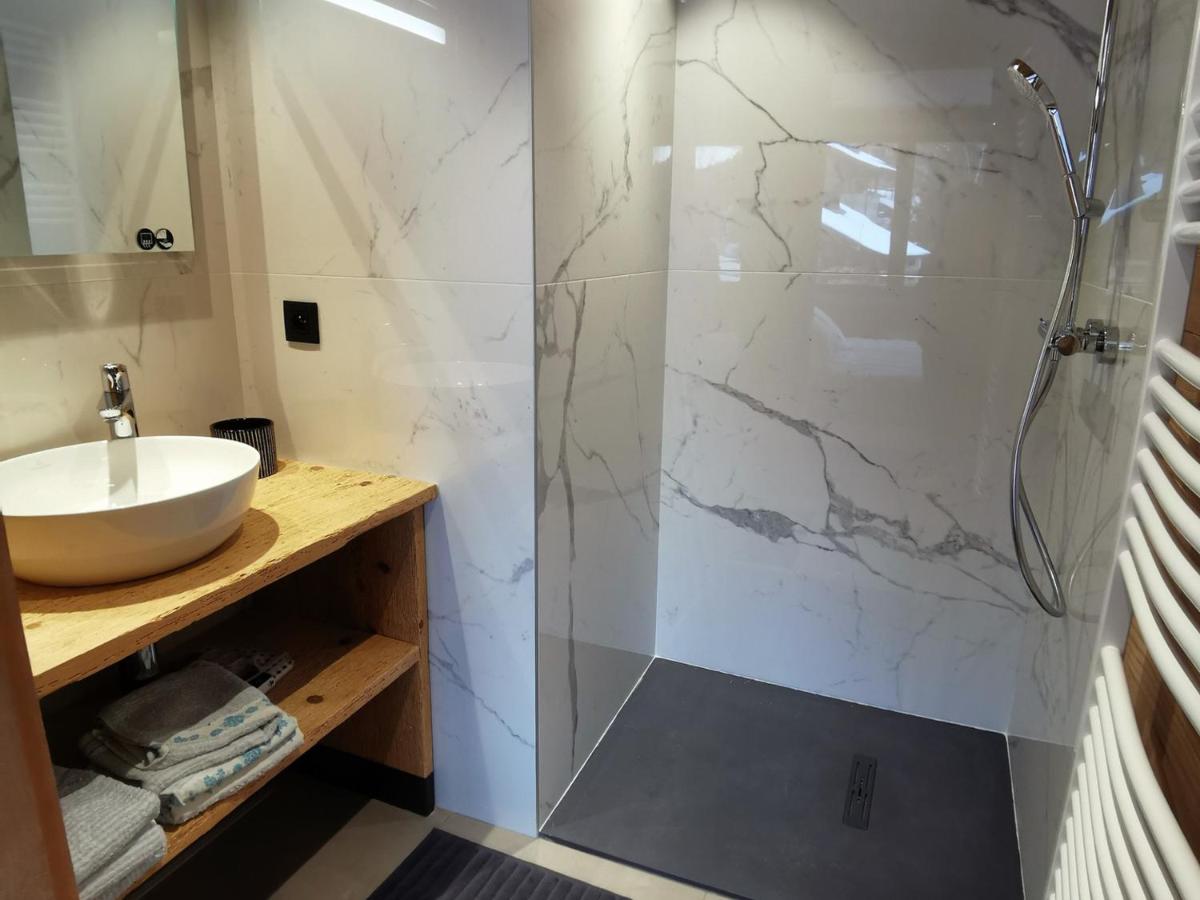 Appart Ski aux Pieds au Centre des Gets - 8 Pers. - FR-1-598-28 - Housity