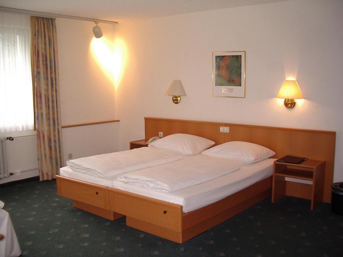 Hotel Bitburg - Housity
