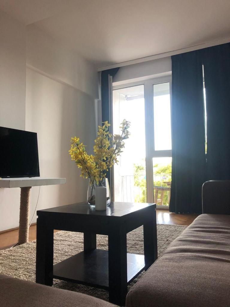 Atheneum Apartment/Top Balcony View - Housity