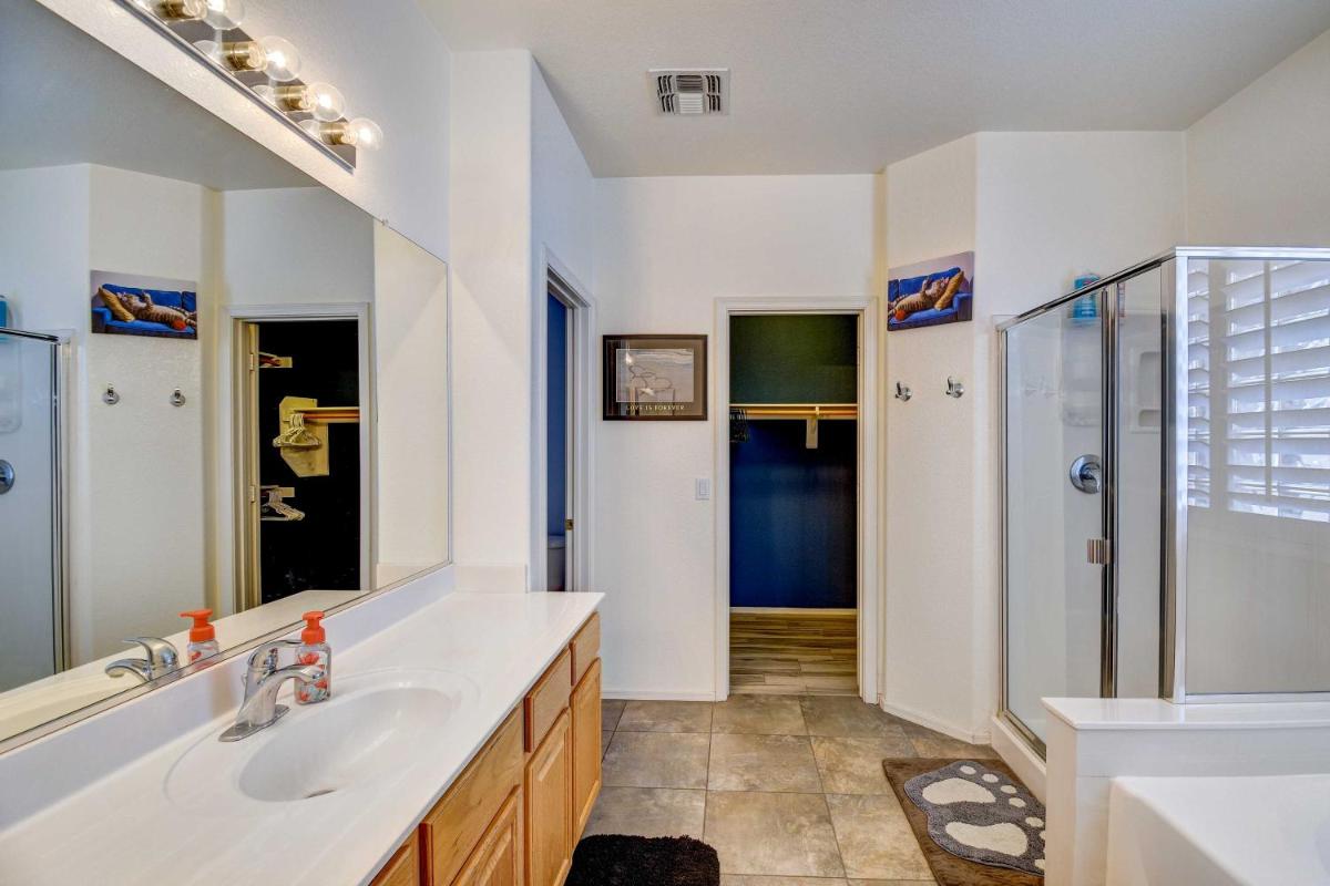 Avondale Getaway Less Than 7 Mi to Phoenix Raceway! - Housity