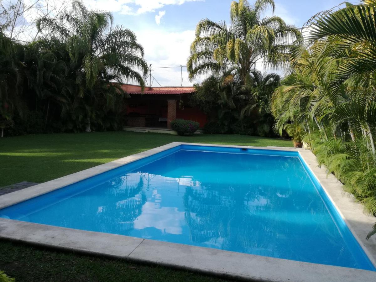 quintaolivos Jardín y Alberca! - Housity