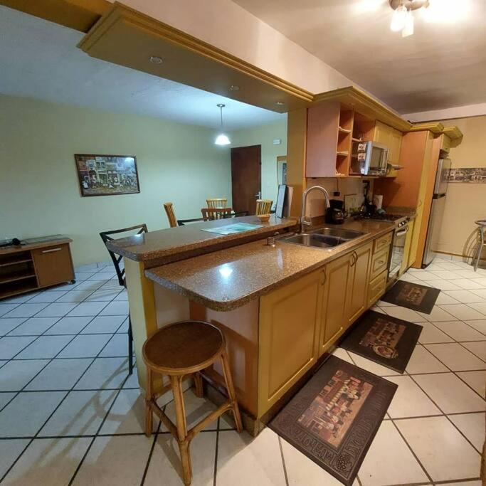 Cómodo apartamento en Naguanagua - Housity
