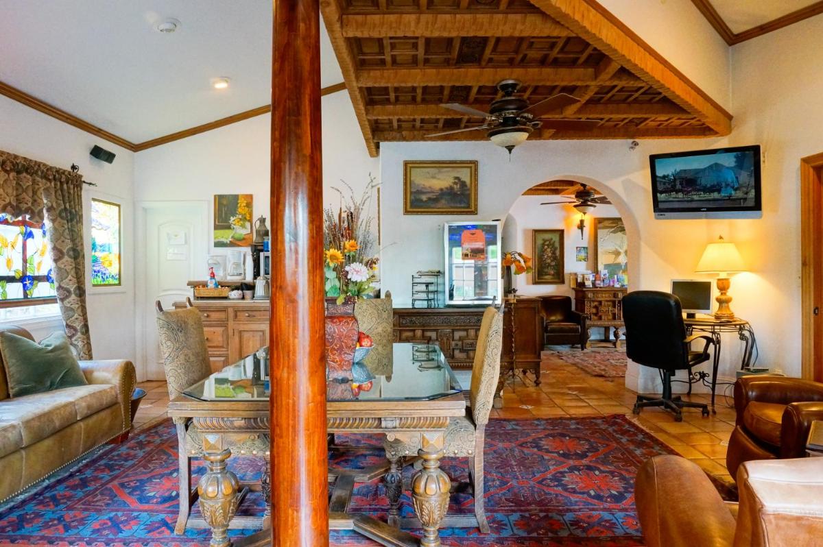 Chantico Inn - Housity
