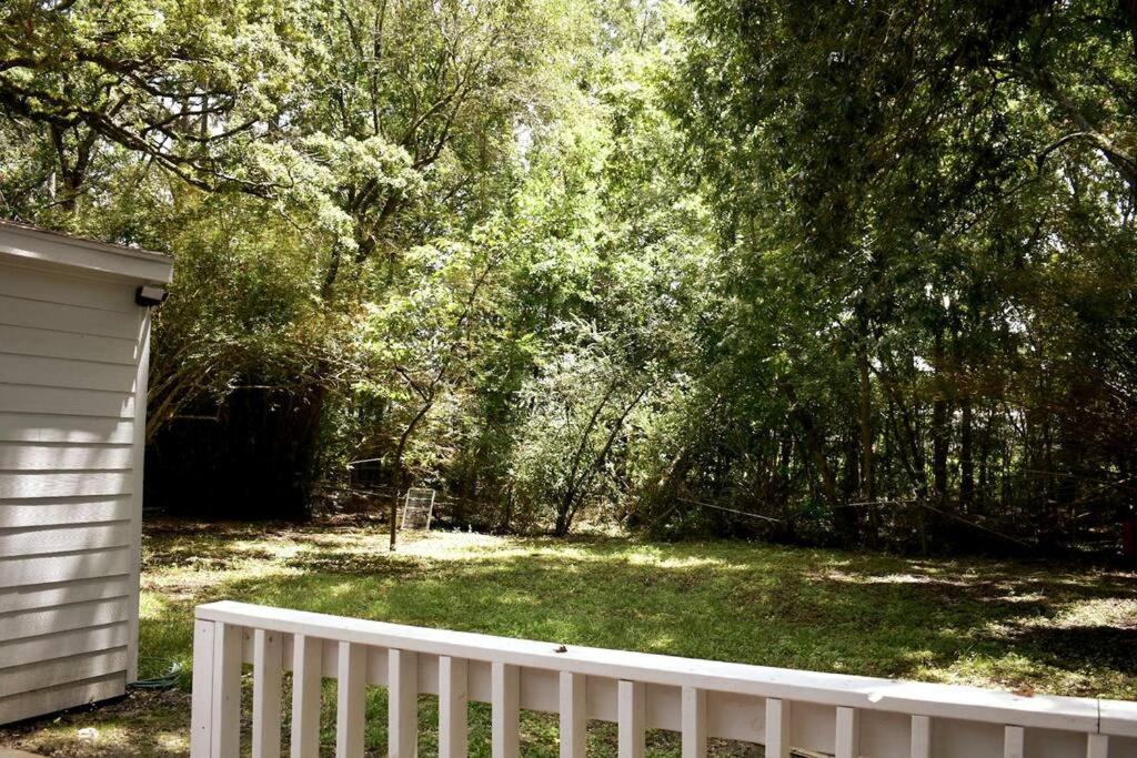 Spacious Home, huge back deck, great for relaxing. - Housity
