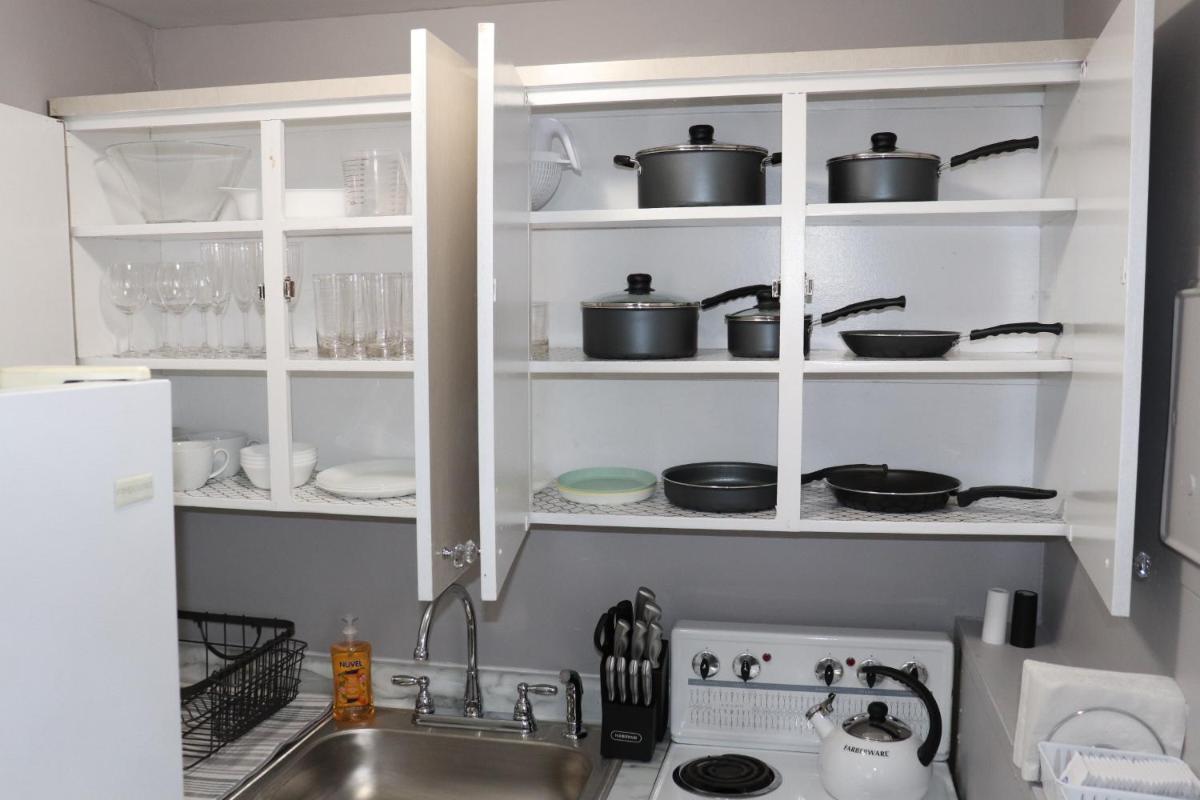 Rustic Studio Apt. 2 min drive to Downtown Oswego - Housity