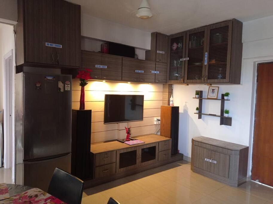 TownHome Sky View Apartment - Housity
