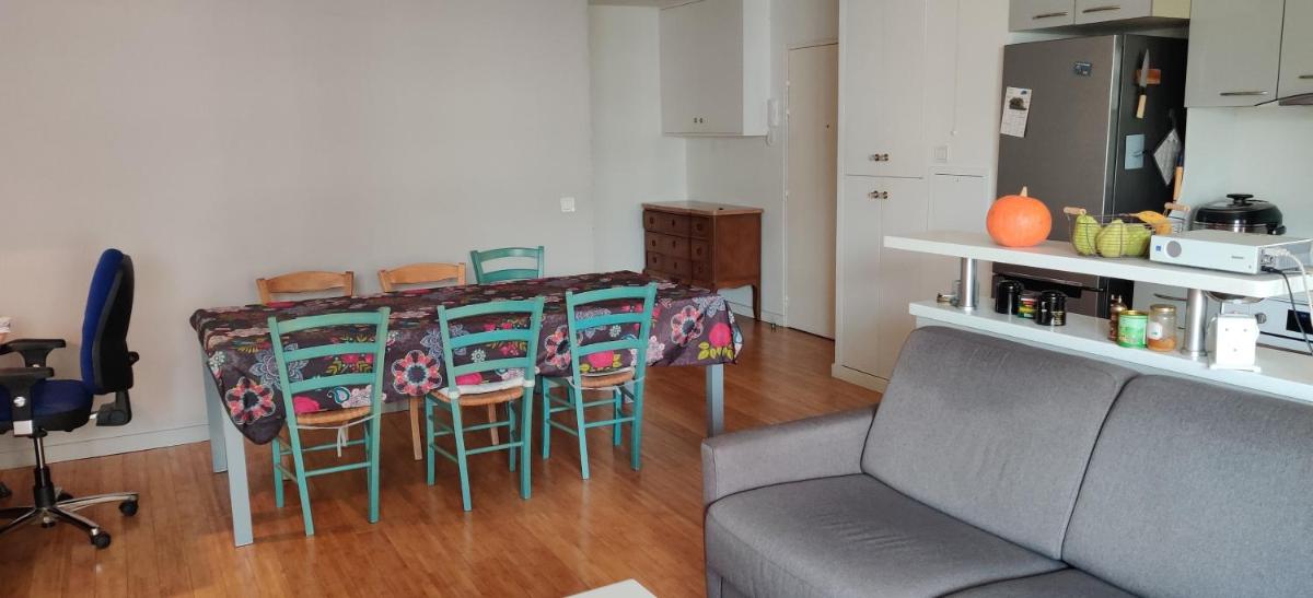 Chambre chez l'habitant a 5 minutes du métro - Housity