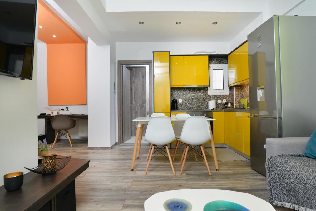 Suitetrails - Colorful Apt. Near Nea Smirni Square