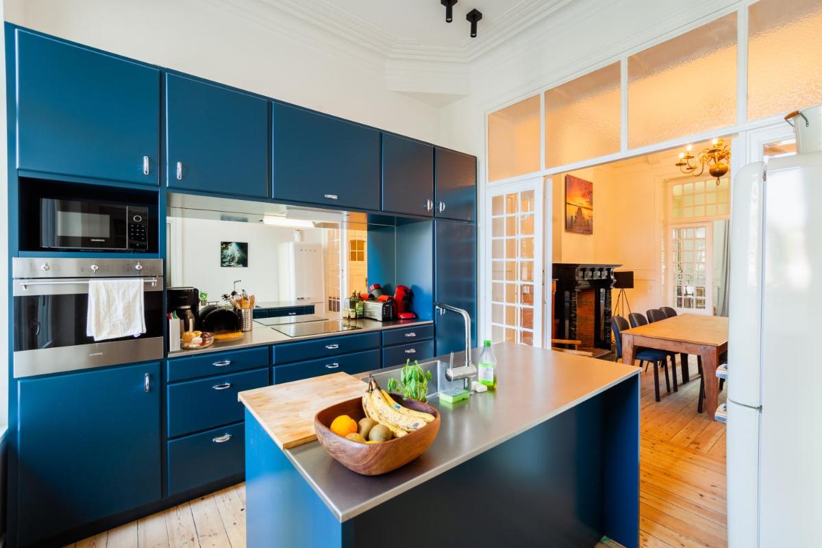Suitetrails - fully renovated Duplex In Art Nouveau House St Gilles at the city Hall