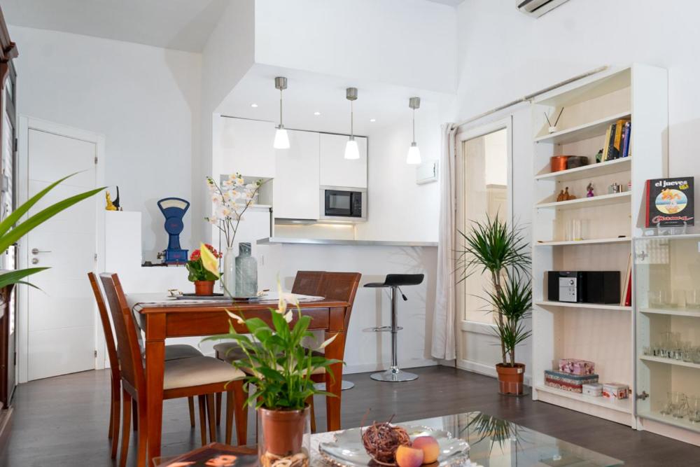 modern and neoclassical flat - Housity