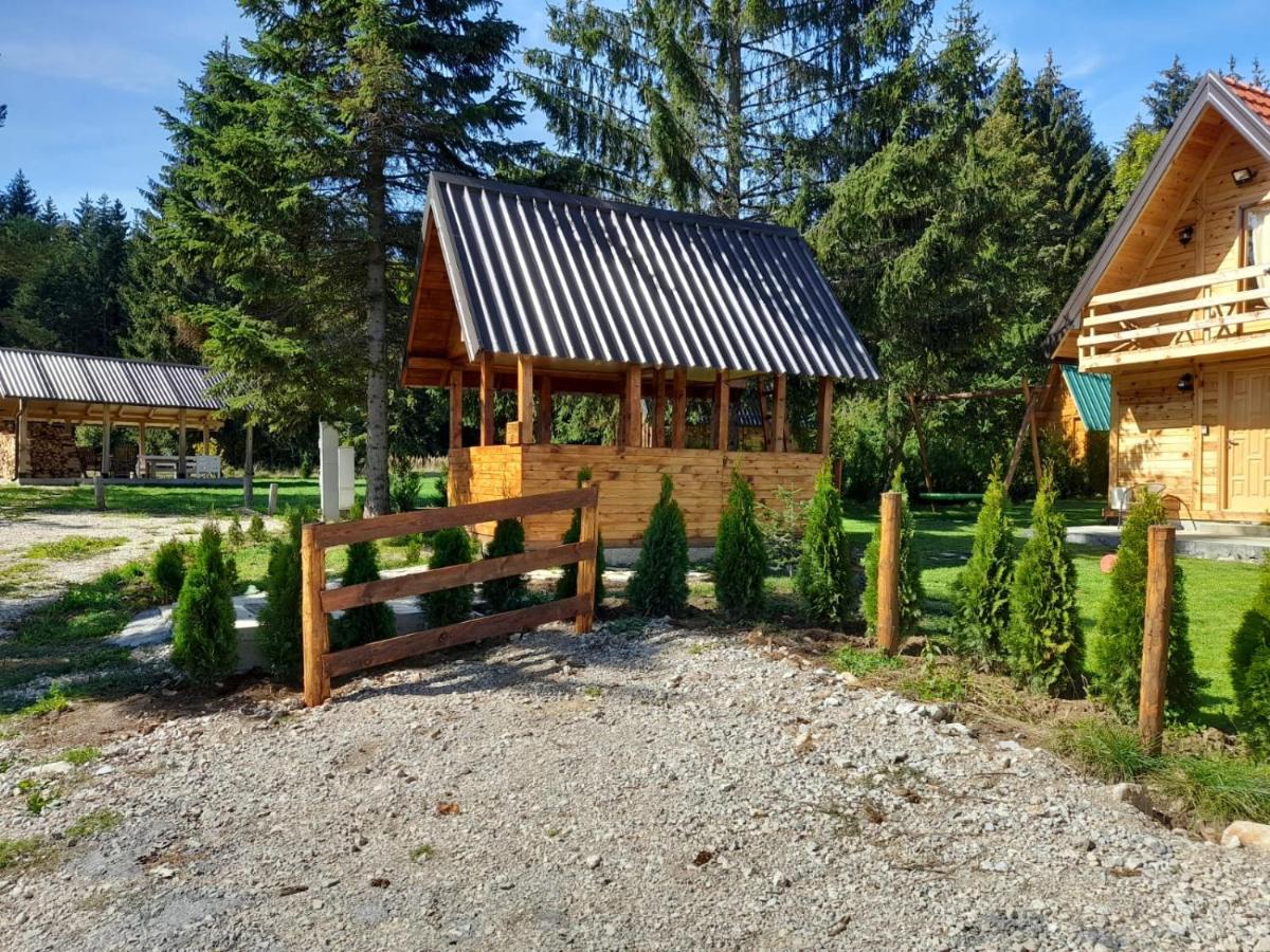 Tisina Tare - Housity