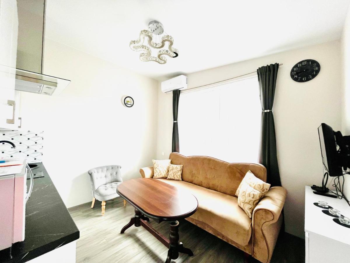Royal Resident - Housity