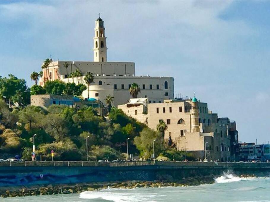 A private house overlooking the sea and jaffa port - Housity