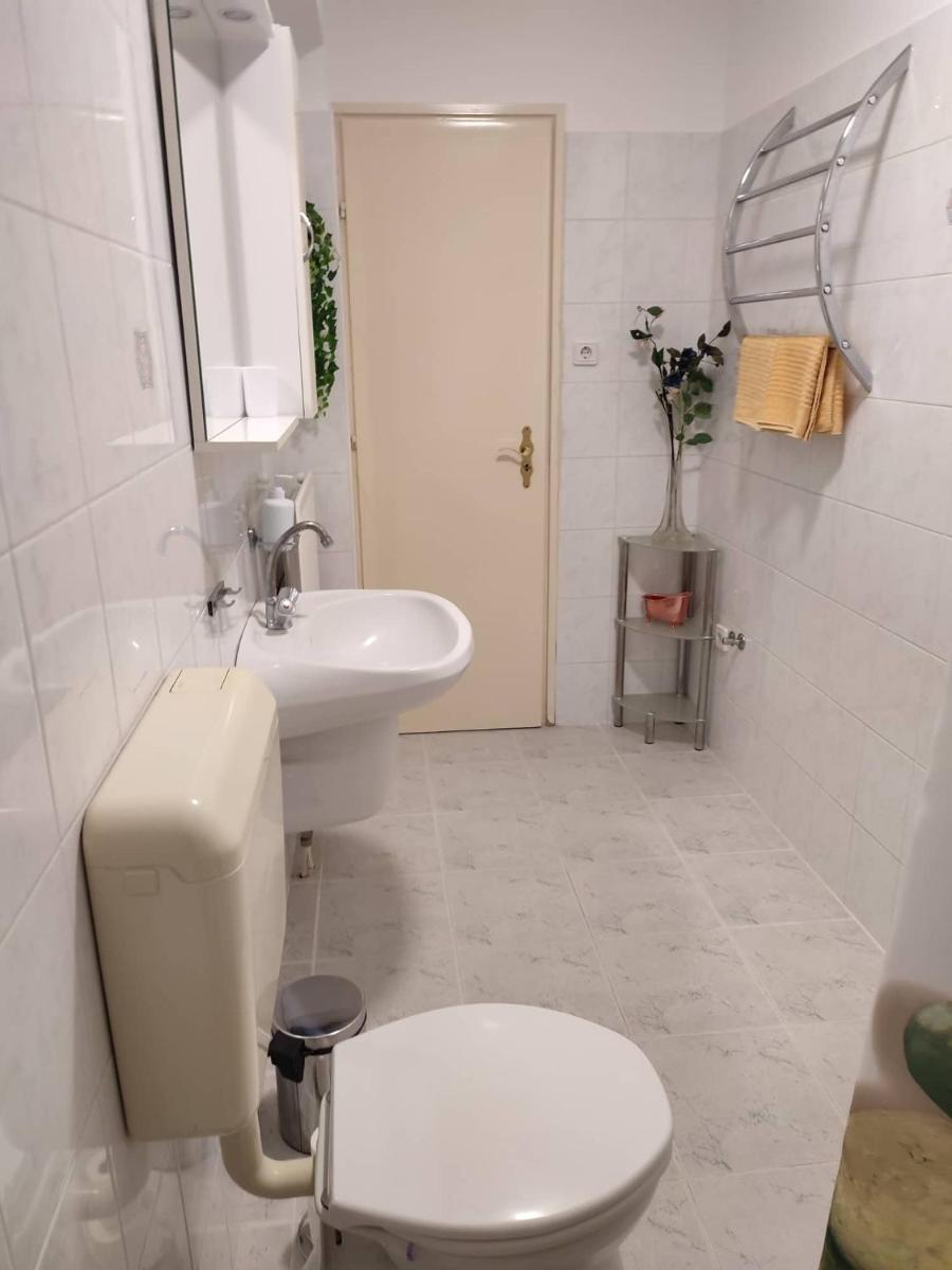 Barokk Antik Guest Hause - Housity