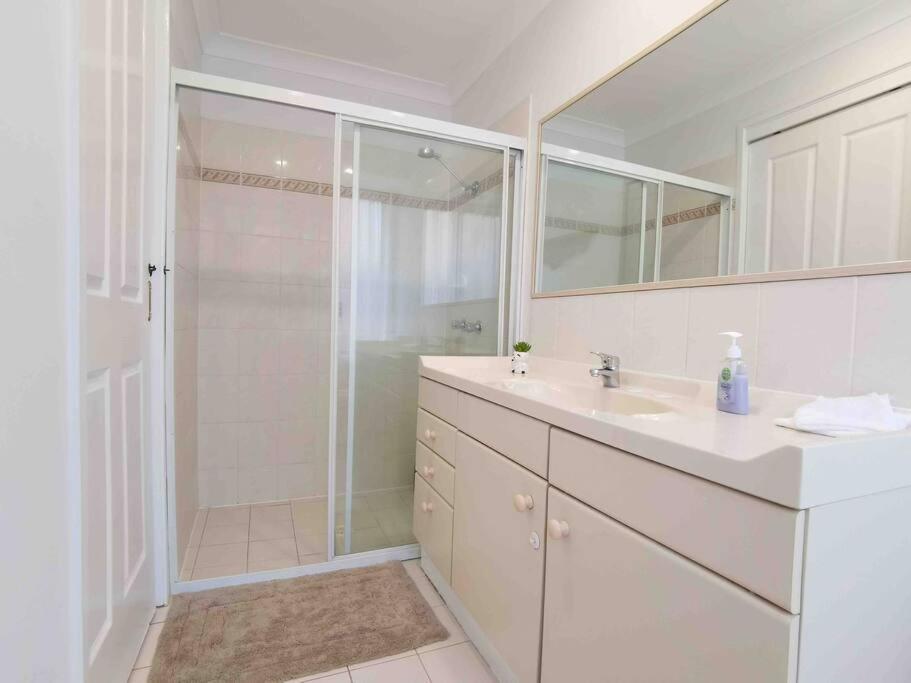 Cheerful Nicholls 4-bedroom home with natural yard - Housity