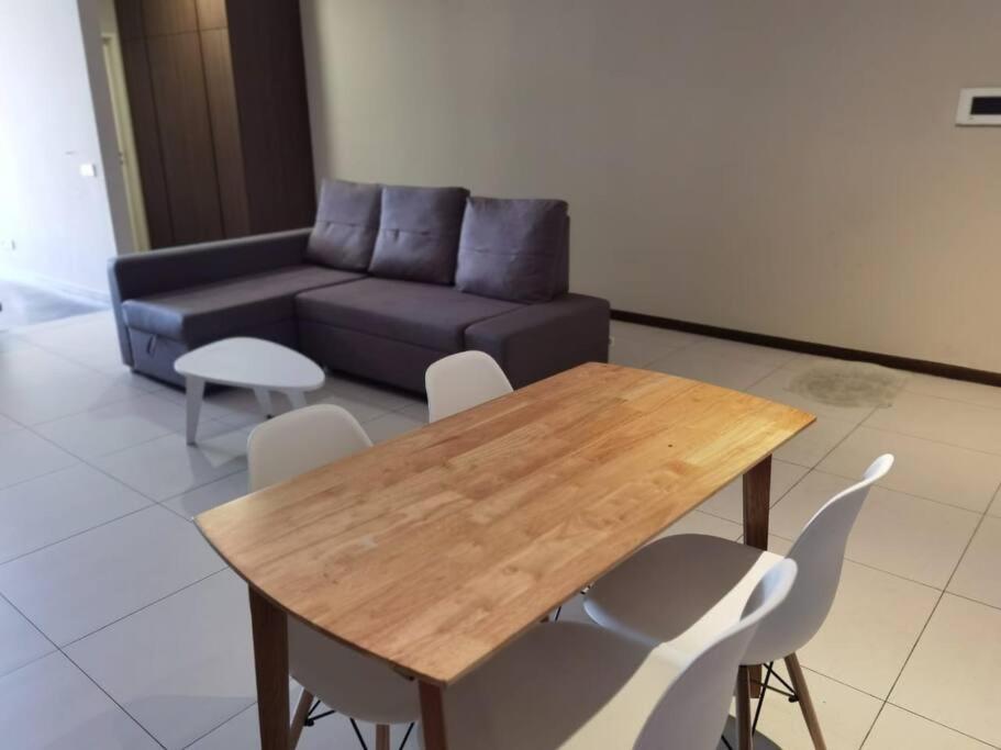 ASPEN Luxurious Seaview Vacation Homes -Gurney - Housity
