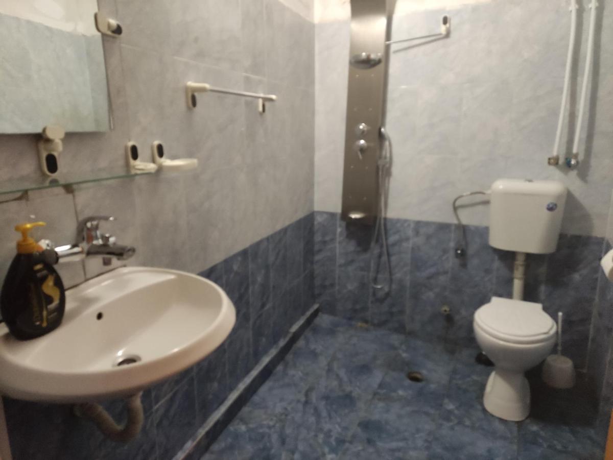 Малък апартамент в центъра на гр.Бургас - Housity