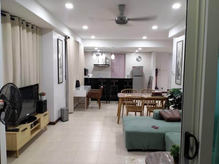Santubong Suites Sejinjang - Housity