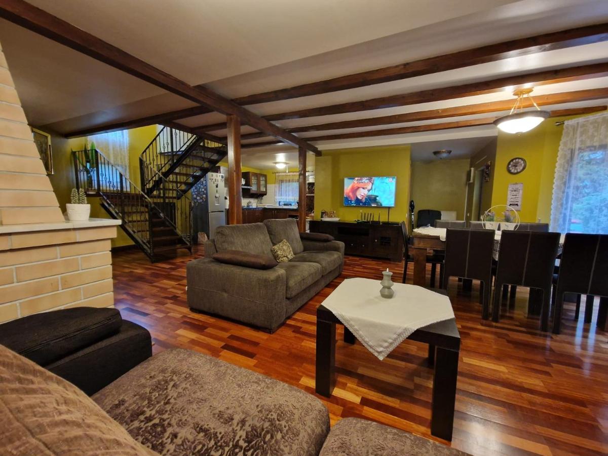 Cabana Casuta de Ciocolata - Housity