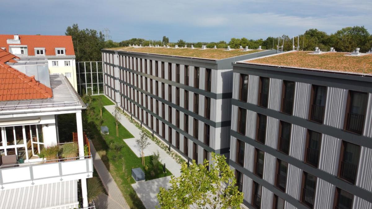 FreshSuites & Bar - Housity