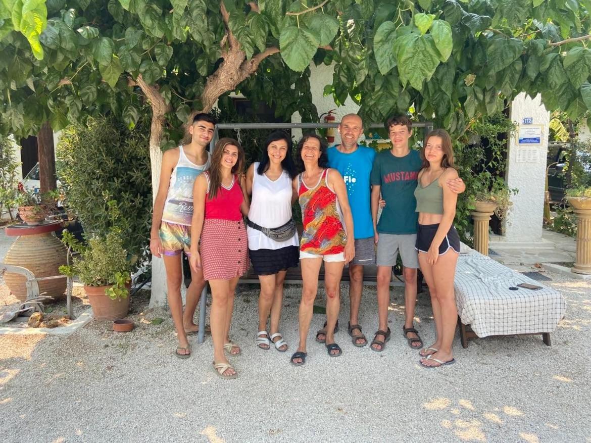XeniCamp-Retreat - Housity