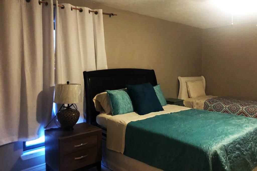 Spacious 2300SF, Recently Rehabbed, Large Living - Housity