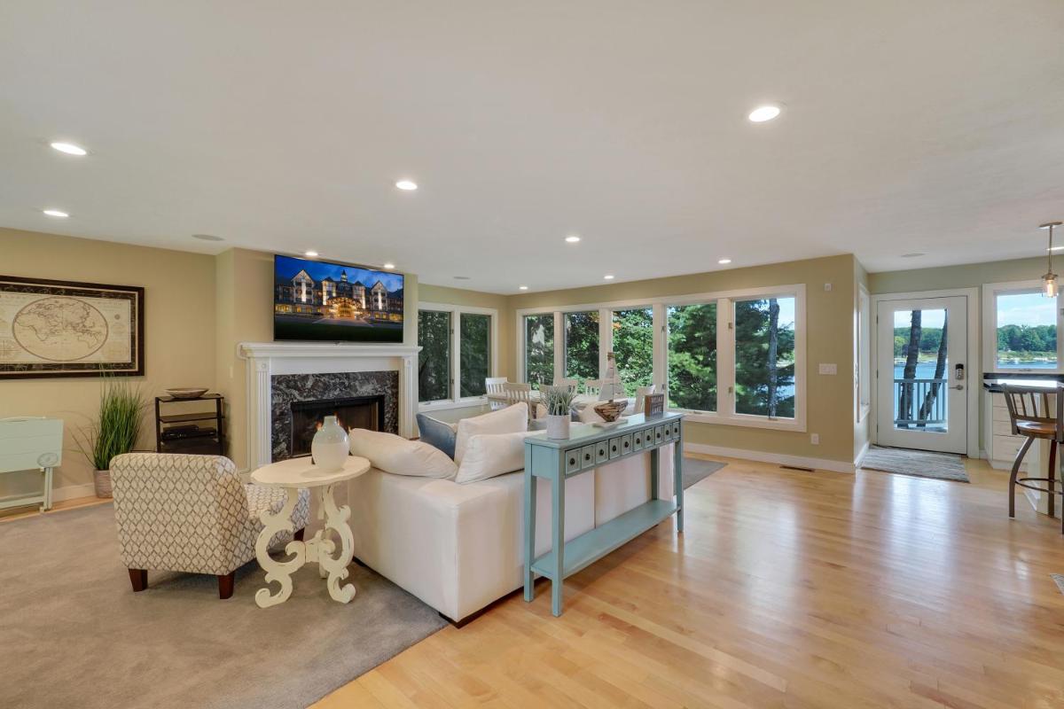The Beach House - Housity