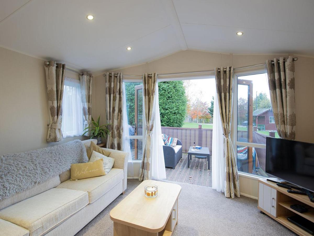 Winchester Lodge at Daisy Bank Caravan Park - Housity