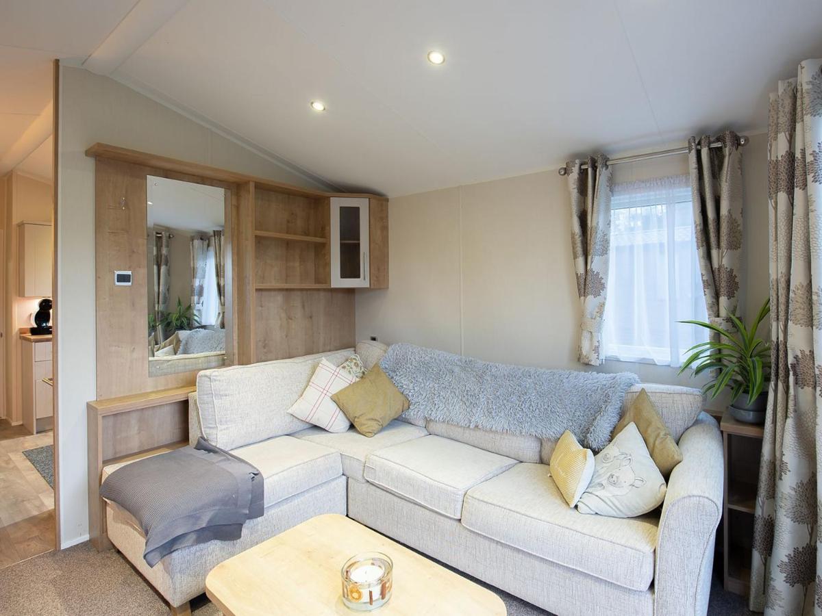 Winchester Lodge at Daisy Bank Caravan Park - Housity