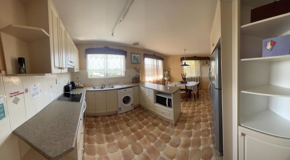 Rose'n Daves Guest House - Housity