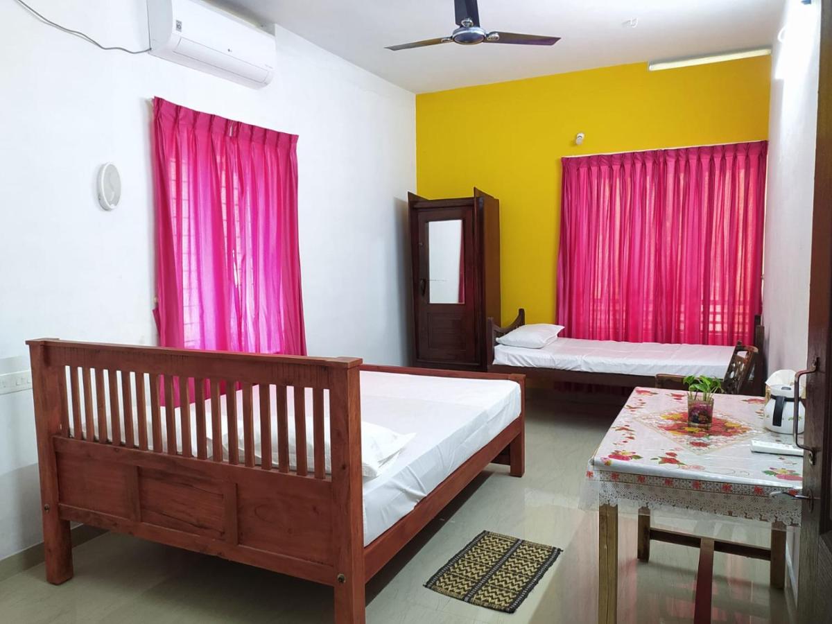 A K Munroe Homestay - Housity