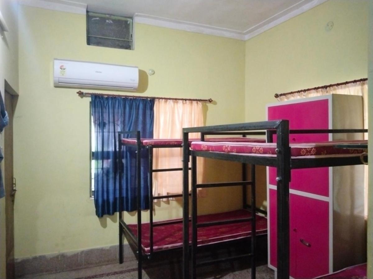 UTKARSH HOTEL - Housity