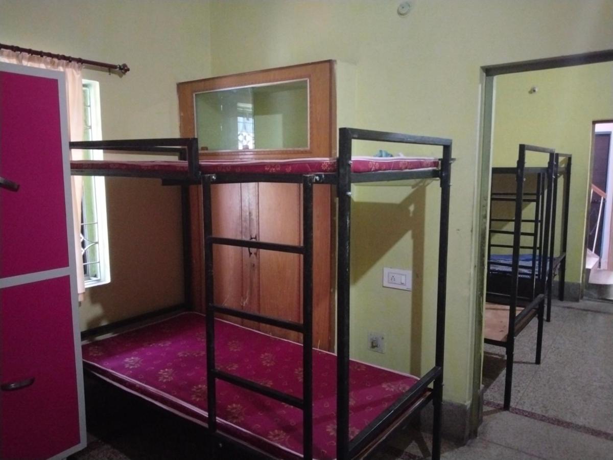 UTKARSH HOTEL - Housity