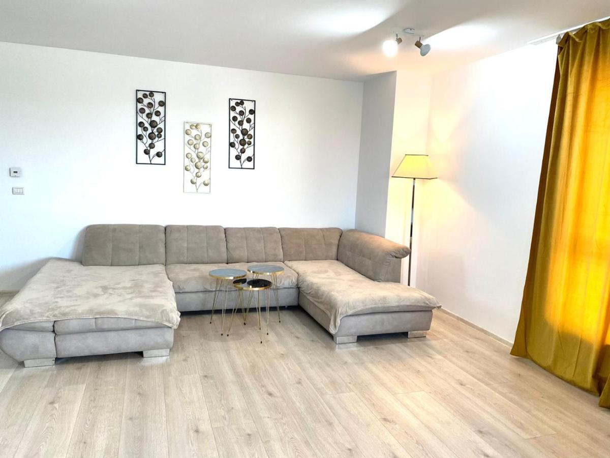 Golden Penthouse Rebreanu Residence - Housity