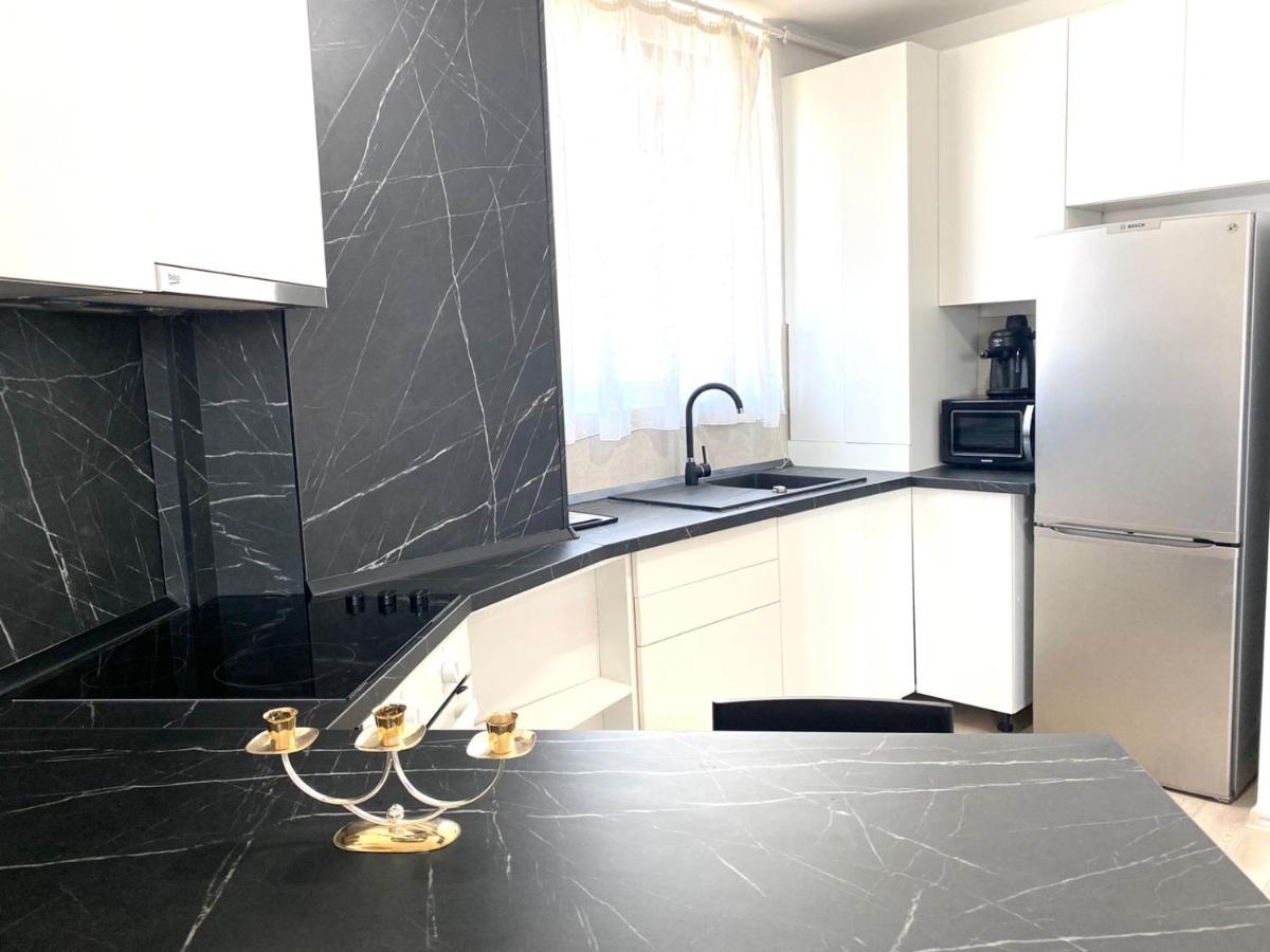 Golden Penthouse Rebreanu Residence - Housity