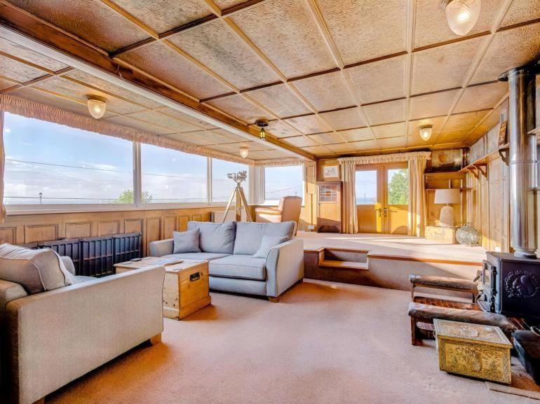 Beautiful 4 Bedroom Townhouse on the waterfront - Housity