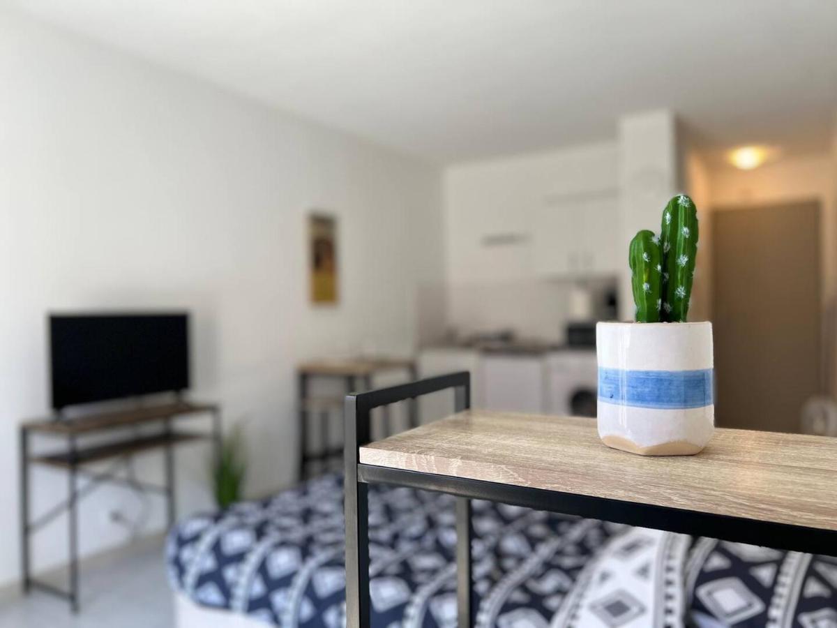 Studio le 2, Free Parking, Free WIFI, Transports - Housity