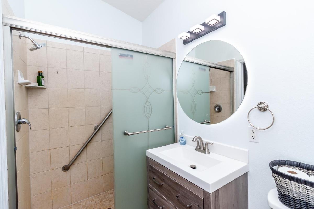 Beautiful Fully Furnished 2-Bedroom Luxury Home - Housity