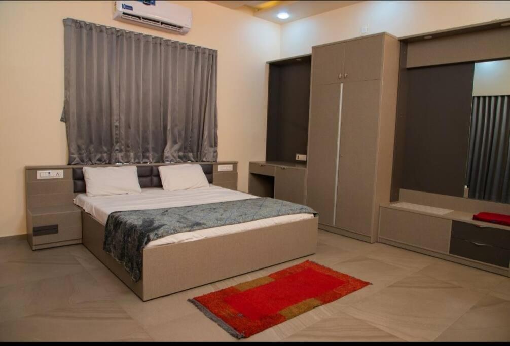 Super Luxurious 4 bhk Villa with private pool. - Housity