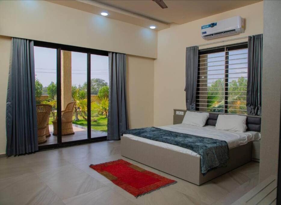 Super Luxurious 4 bhk Villa with private pool. - Housity