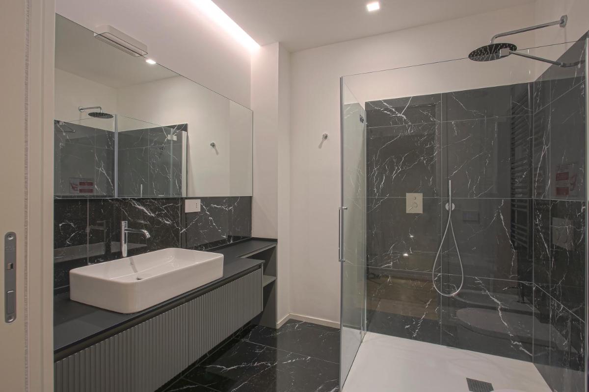 MILAN CHIC Luxury Apartments-hosted by Sweetstay - Housity