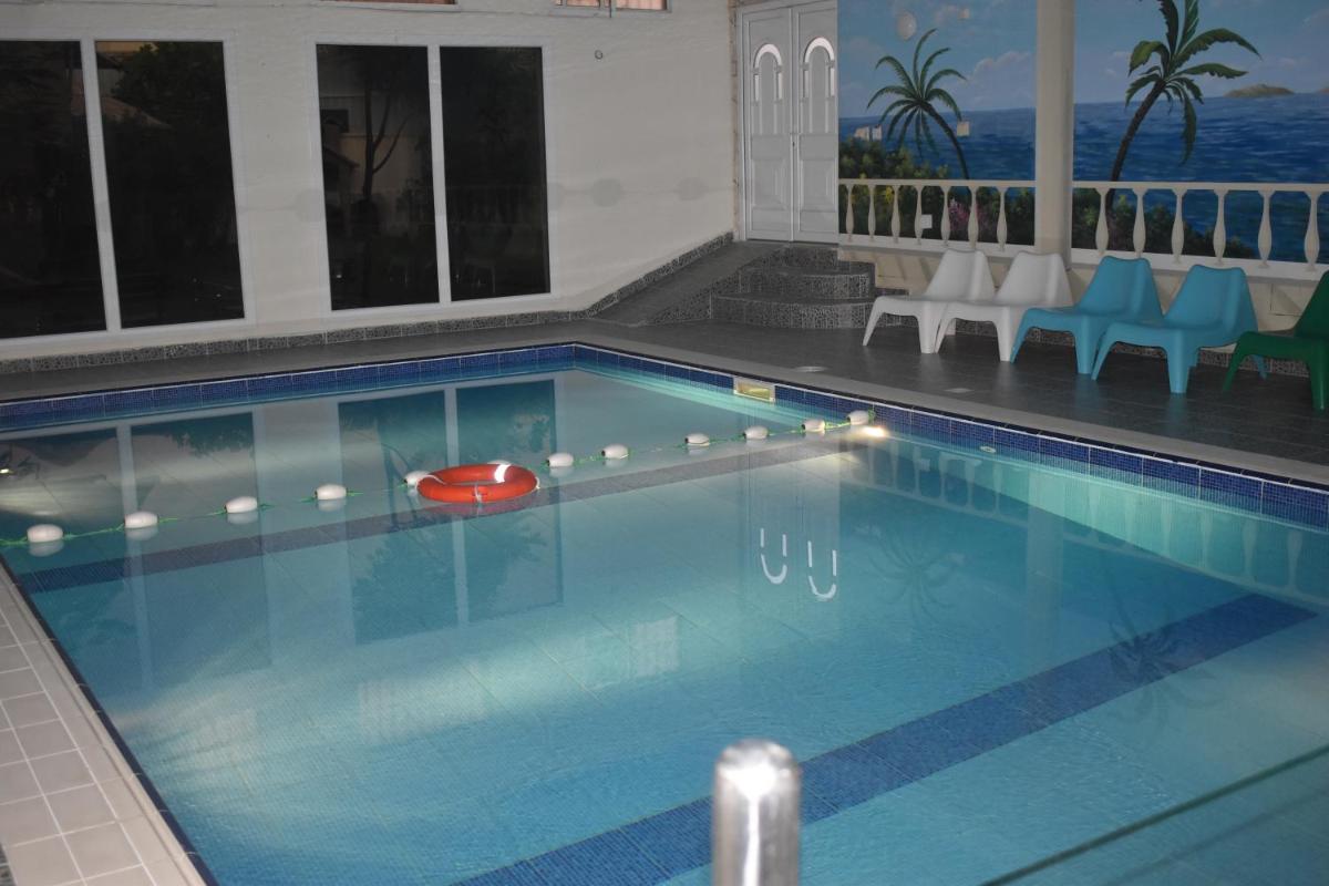 Family Resort - Housity
