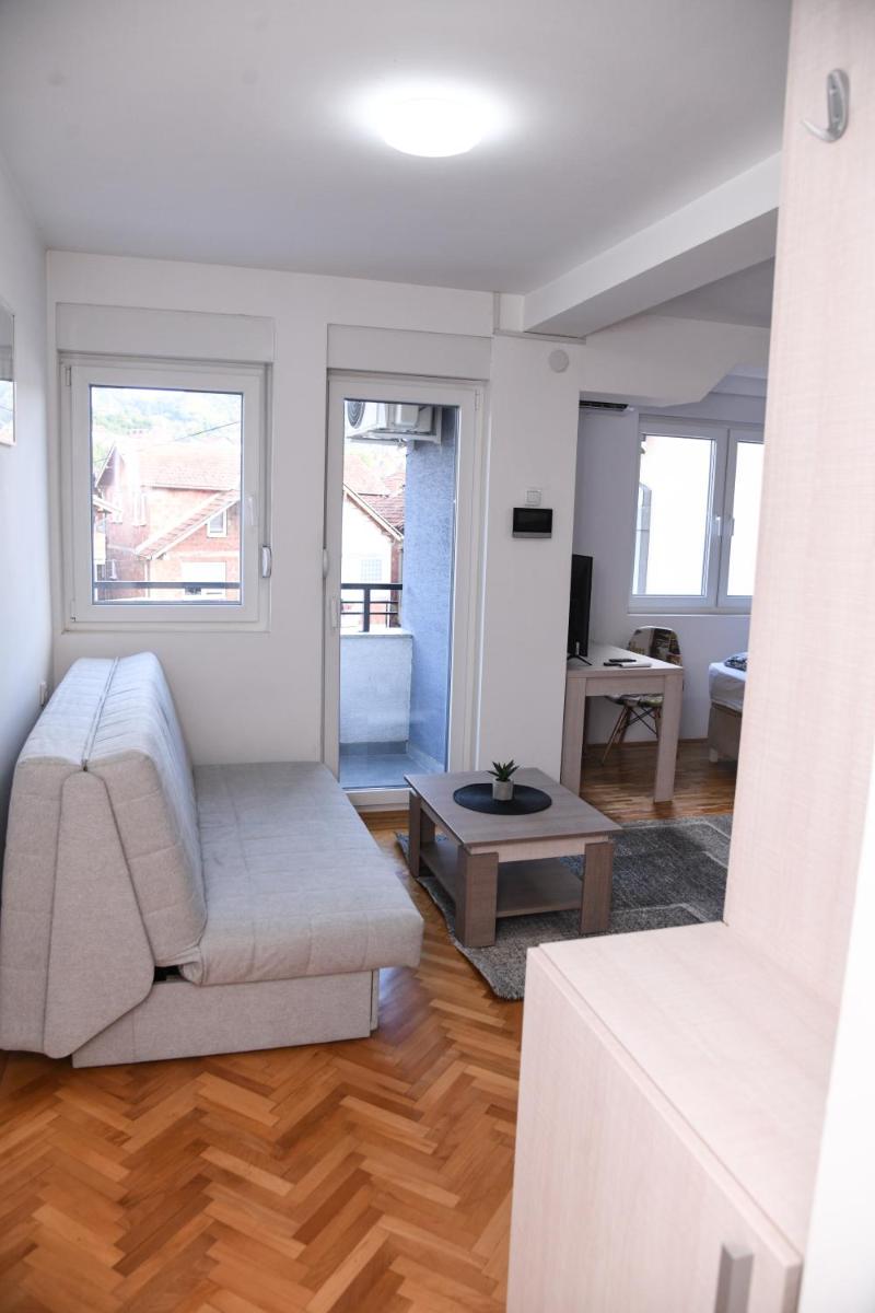 Demir Apartmani - Hizvo