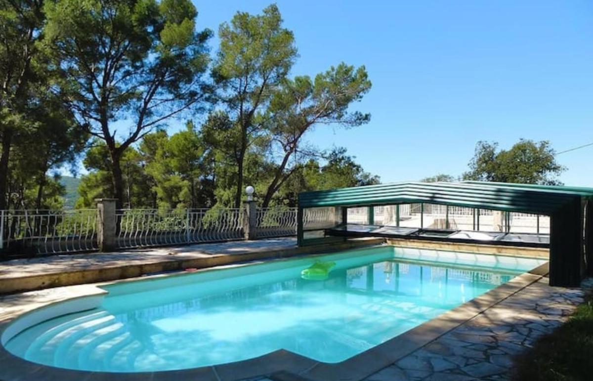 CHALET PISCINE COUVERTE/JARDIN/TERRASSE - Housity