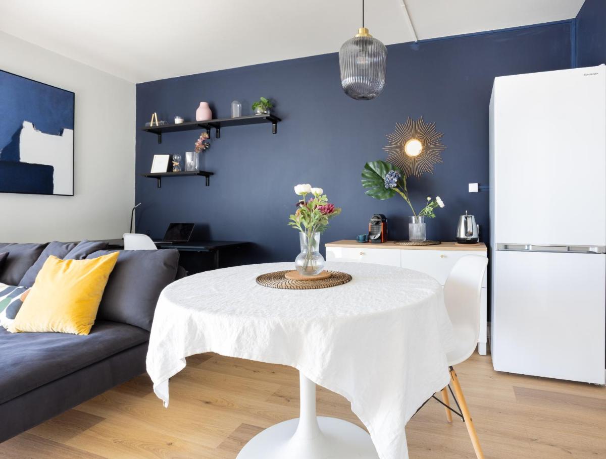 Renovated apartment metro, parking included, near Porte Versaille - Housity
