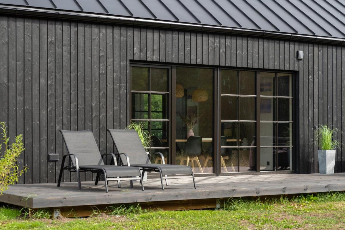 Saunaga puhkemaja Spithamis, 250 meetrit merest! - Housity