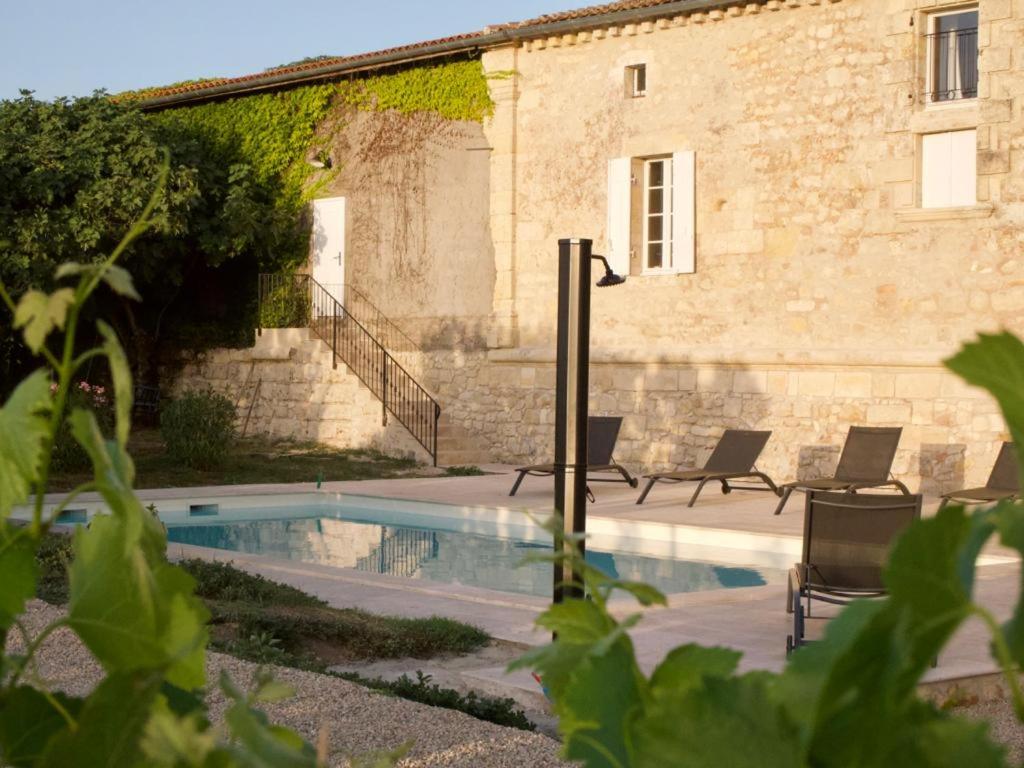 Suitetrails - Gîte avec piscine, Château de Lescours, St-Émilion