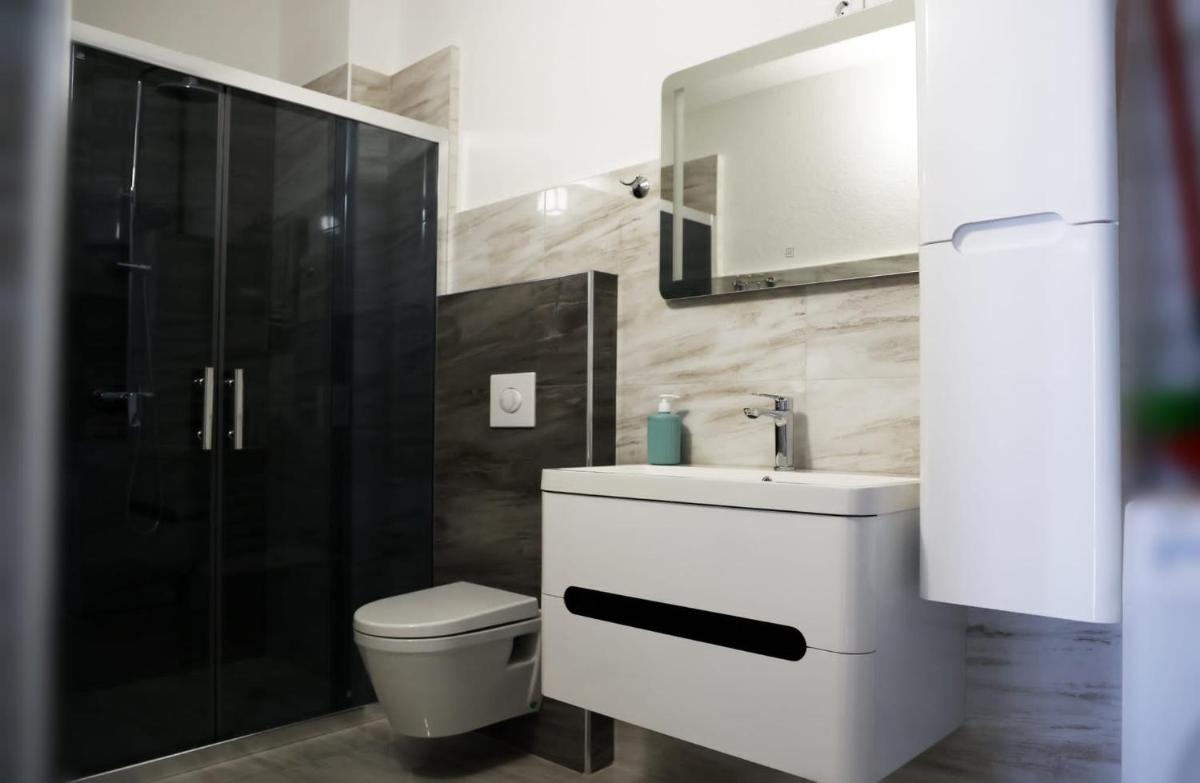 Hotel Inn - Housity